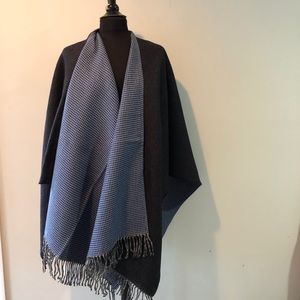 Reversible cape navy one size